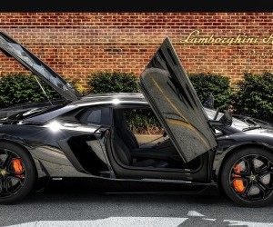 Black Lamborghini Aventador wallpaper