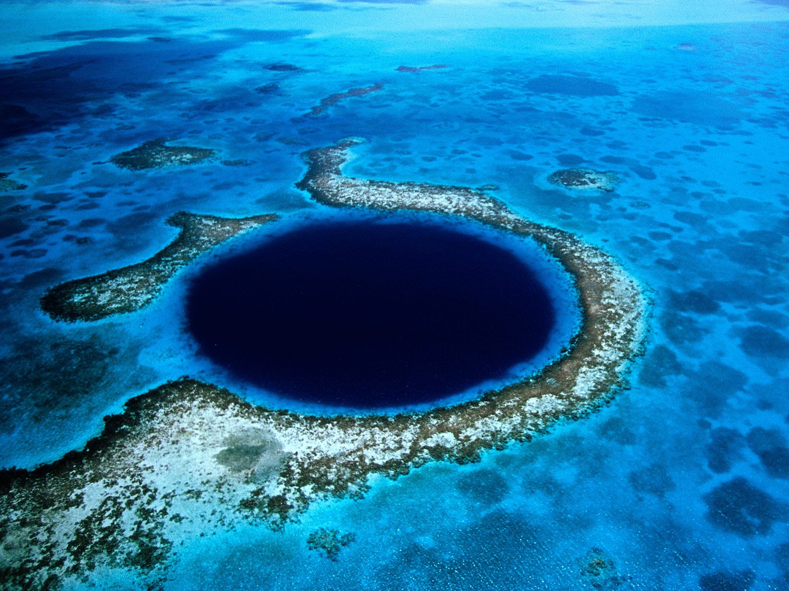 Blue Hole, Lighthouse Reef, Belize wallpaper download