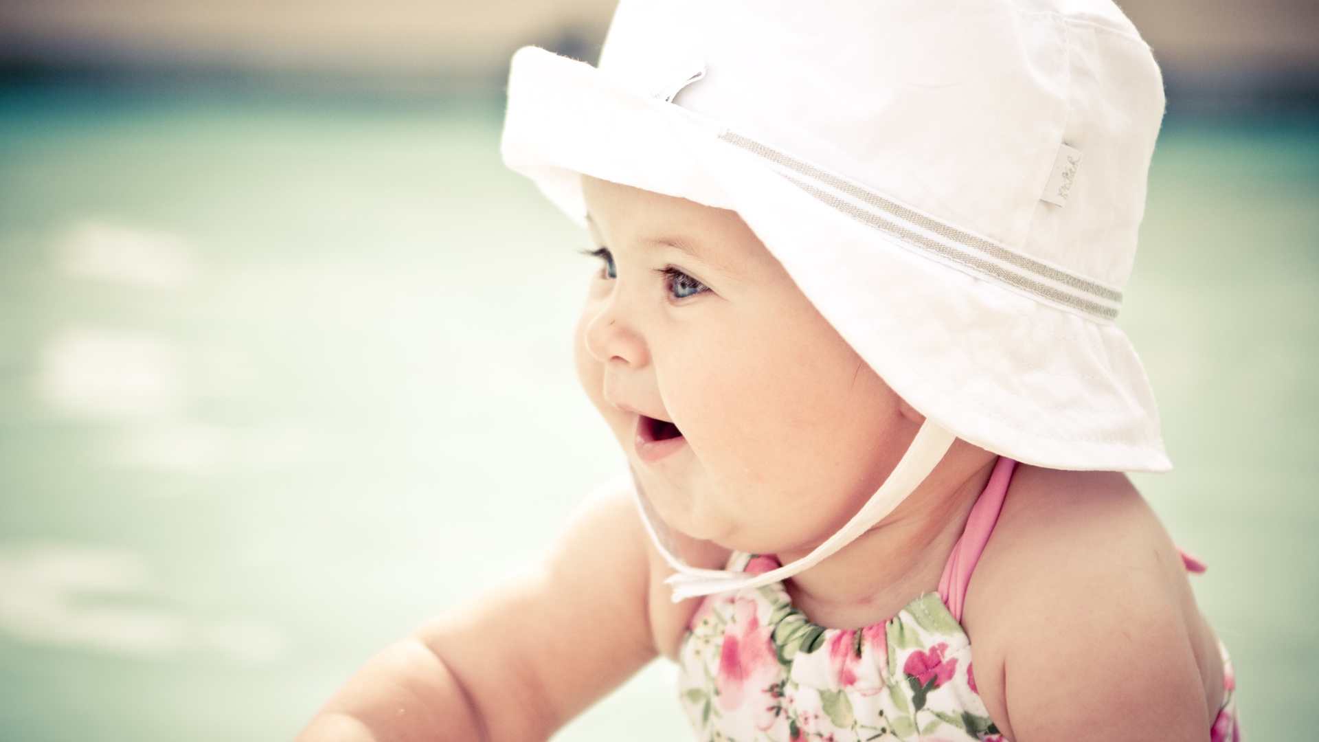 Cute baby with hat wallpaper download